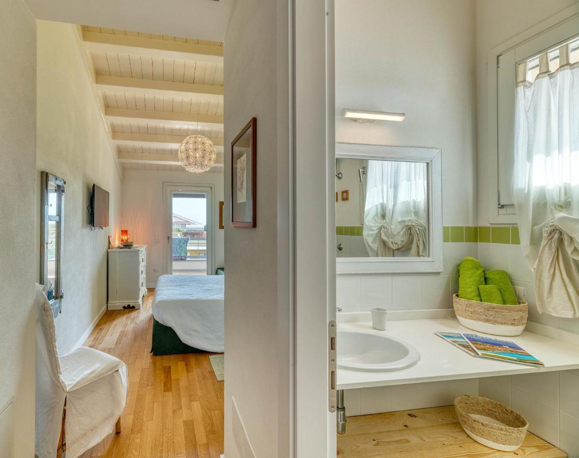 La Casa Degli Ulivi Appartamento In Villa Con Patio Quartu SantʼElena Kültér fotó