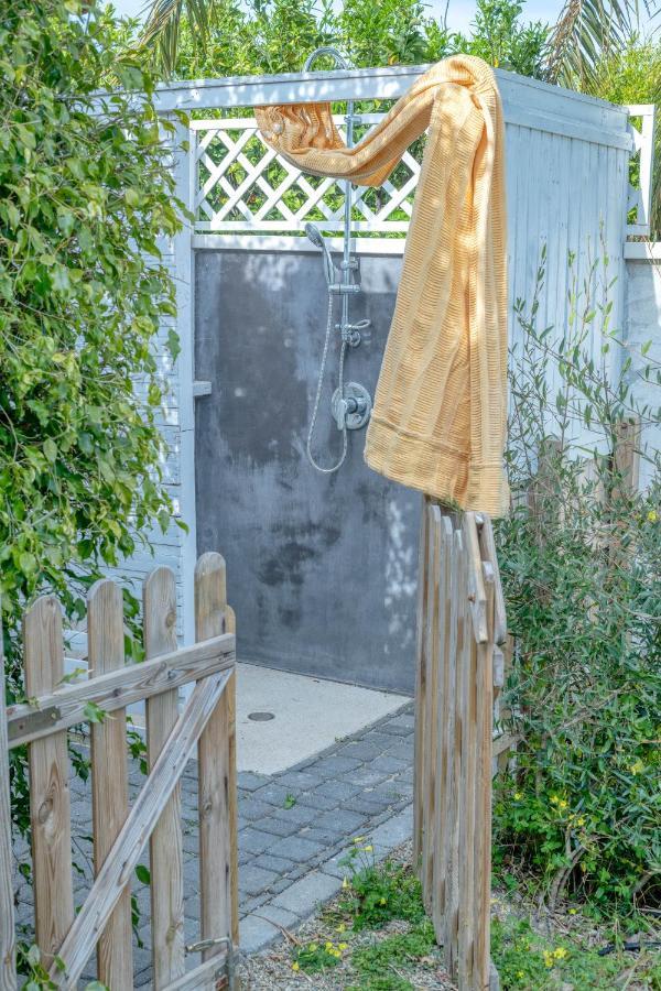 La Casa Degli Ulivi Appartamento In Villa Con Patio Quartu SantʼElena Kültér fotó